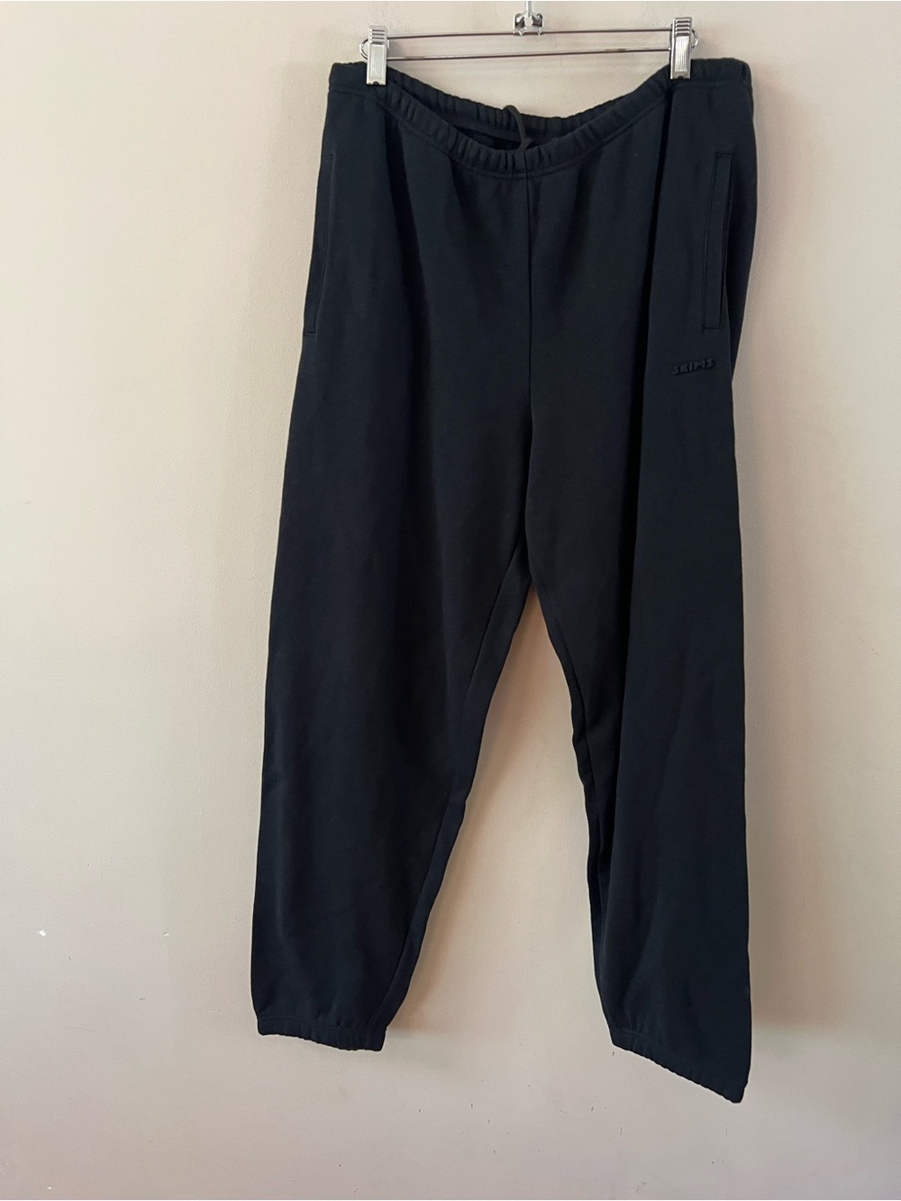SKIMS Black Men's Drawstring sweatpants Joggers size large